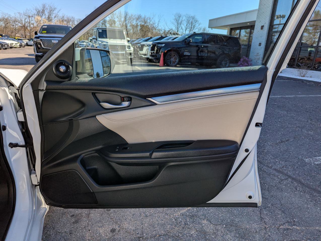 Used 2016 Honda Civic Touring image 30