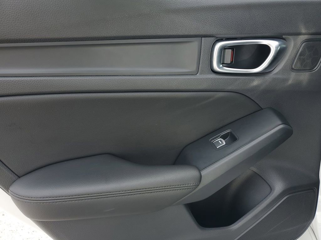 Certified 2025 Acura Integra Base image 12