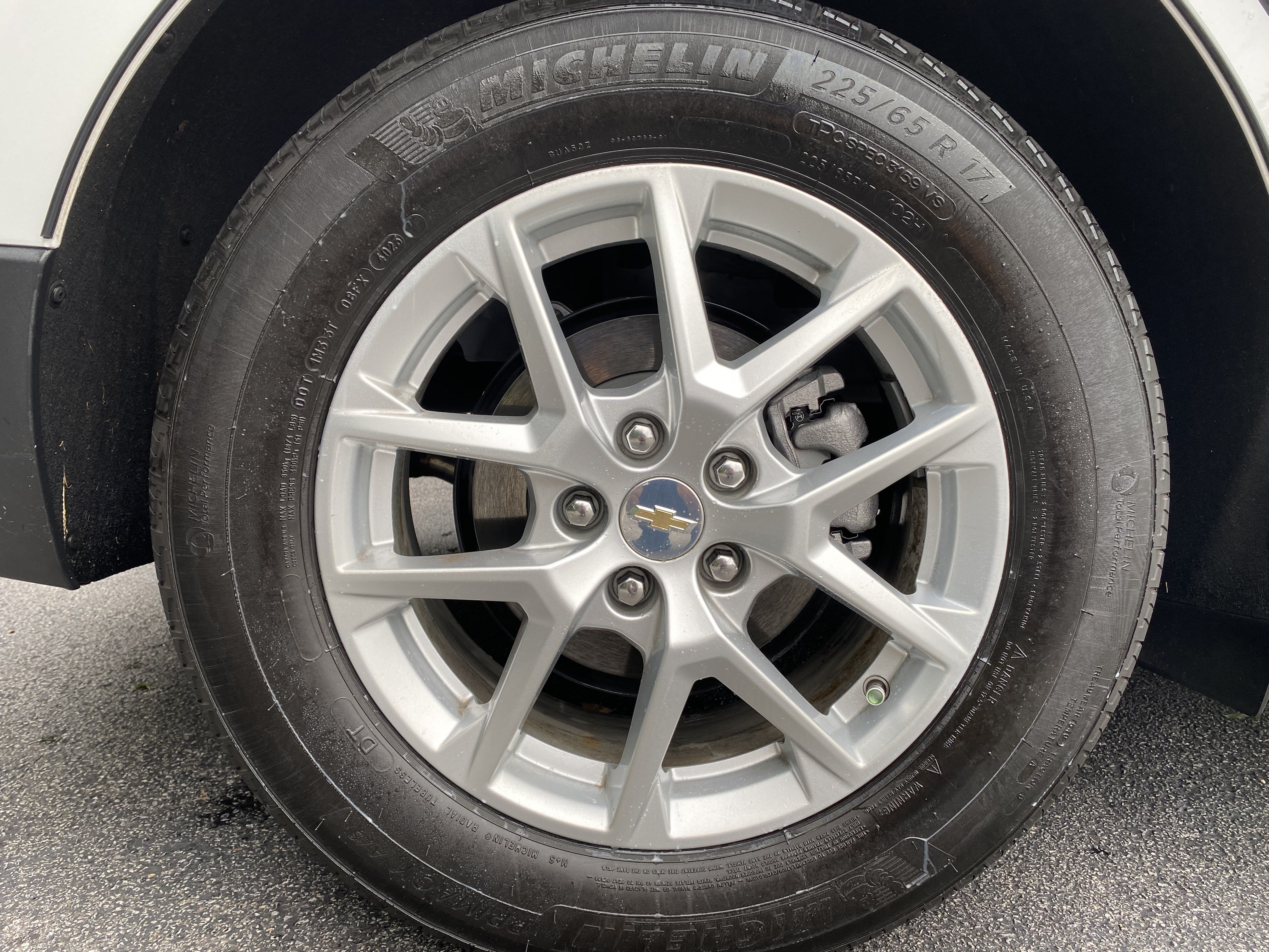 Used 2024 Chevrolet Equinox LS FWD image 38