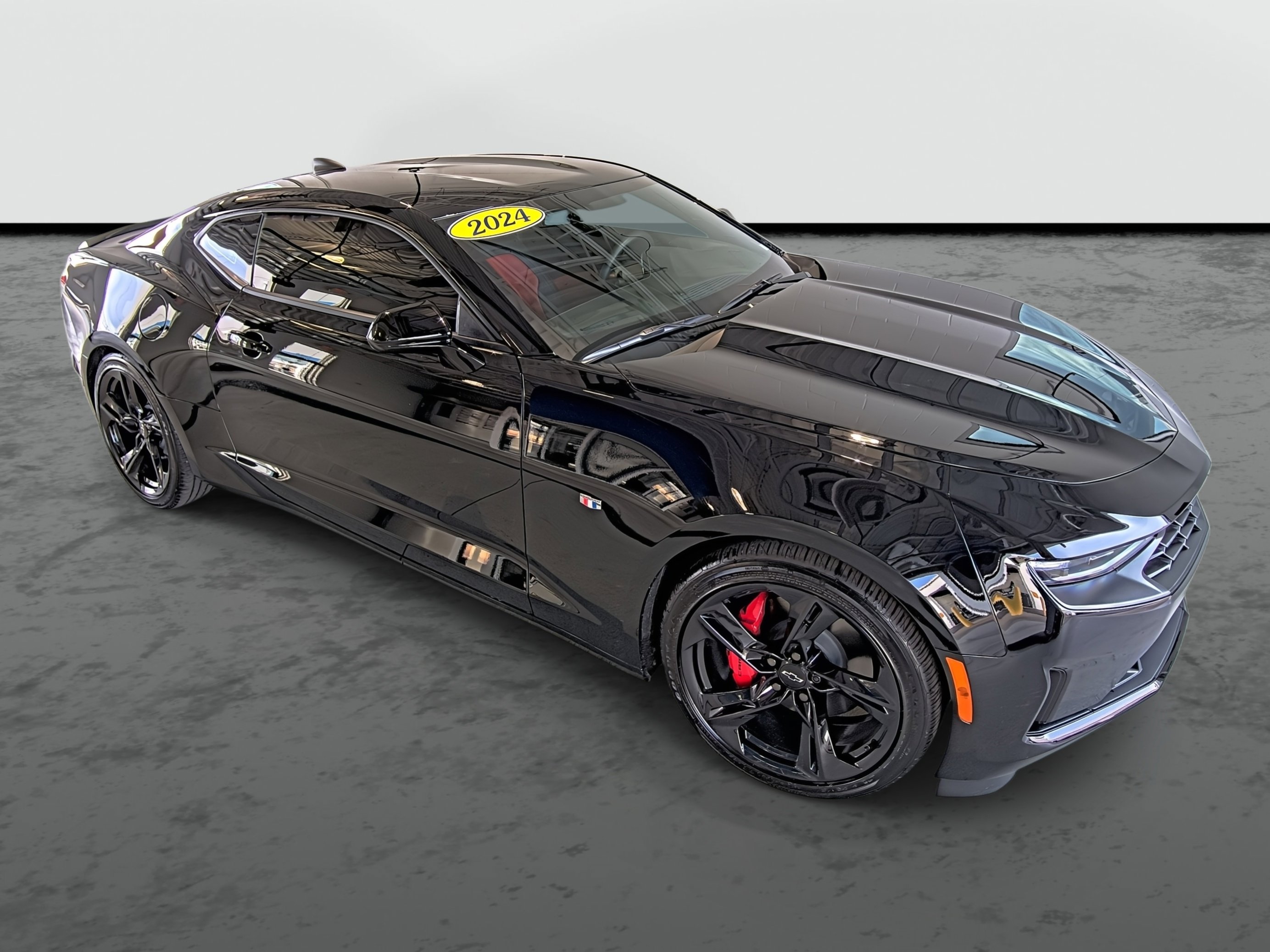 Used 2024 Chevrolet Camaro LT w/ Technology Package image 4