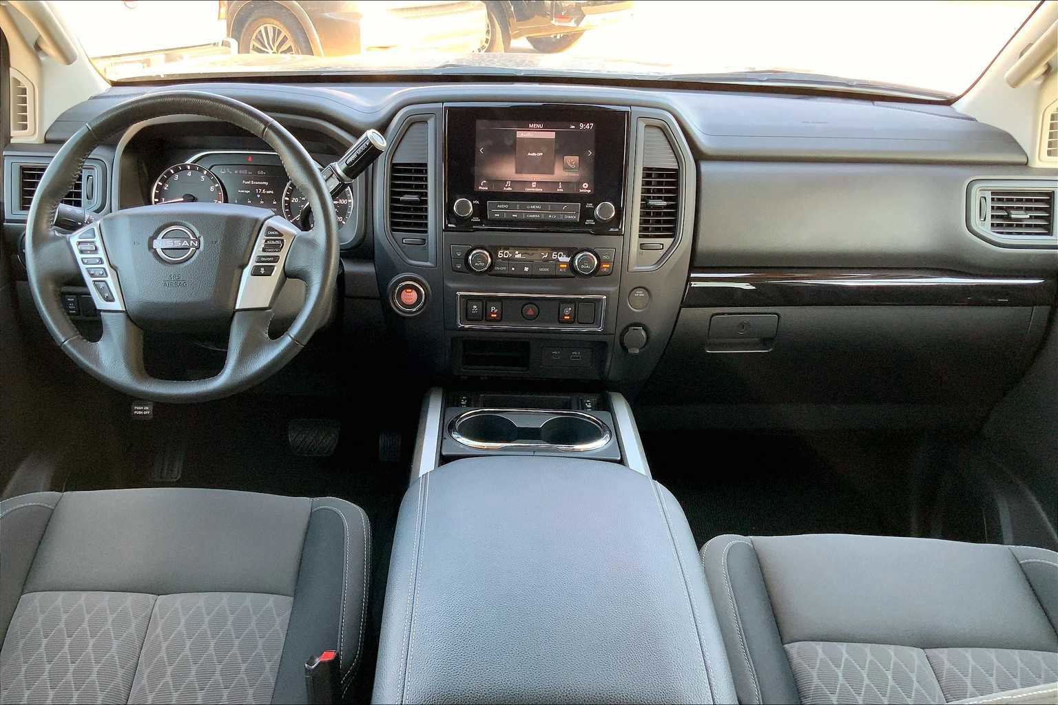 Used 2024 Nissan Titan SV w/ SV Convenience Package image 13