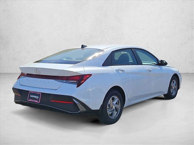 New 2026 Hyundai Elantra SE FWD video 2