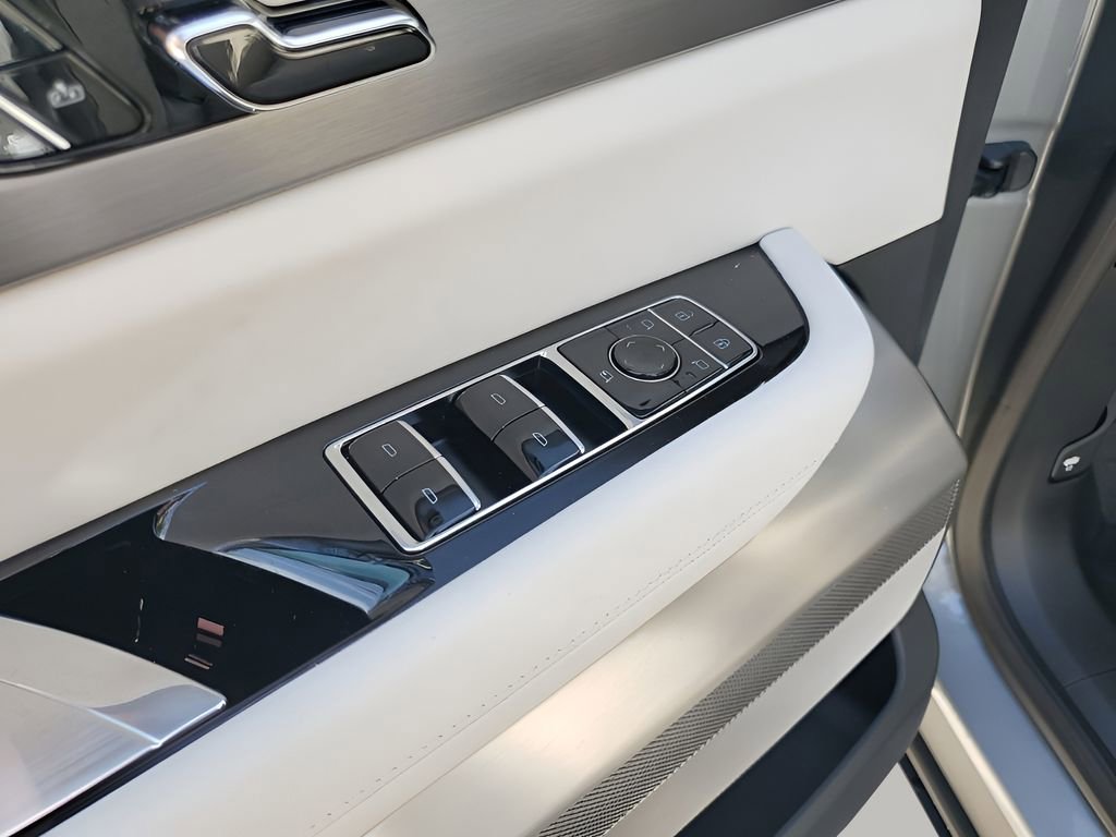 New 2026 Cadillac Vistiq Sport image 28