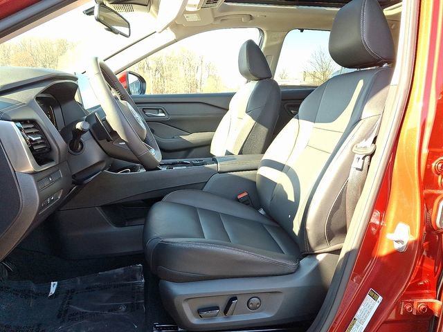 Used 2024 Nissan Rogue SL w/ SL Premium Package image 14