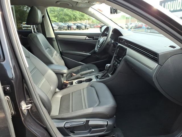 Used 2021 Volkswagen Passat 2.0T SE FWD image 17
