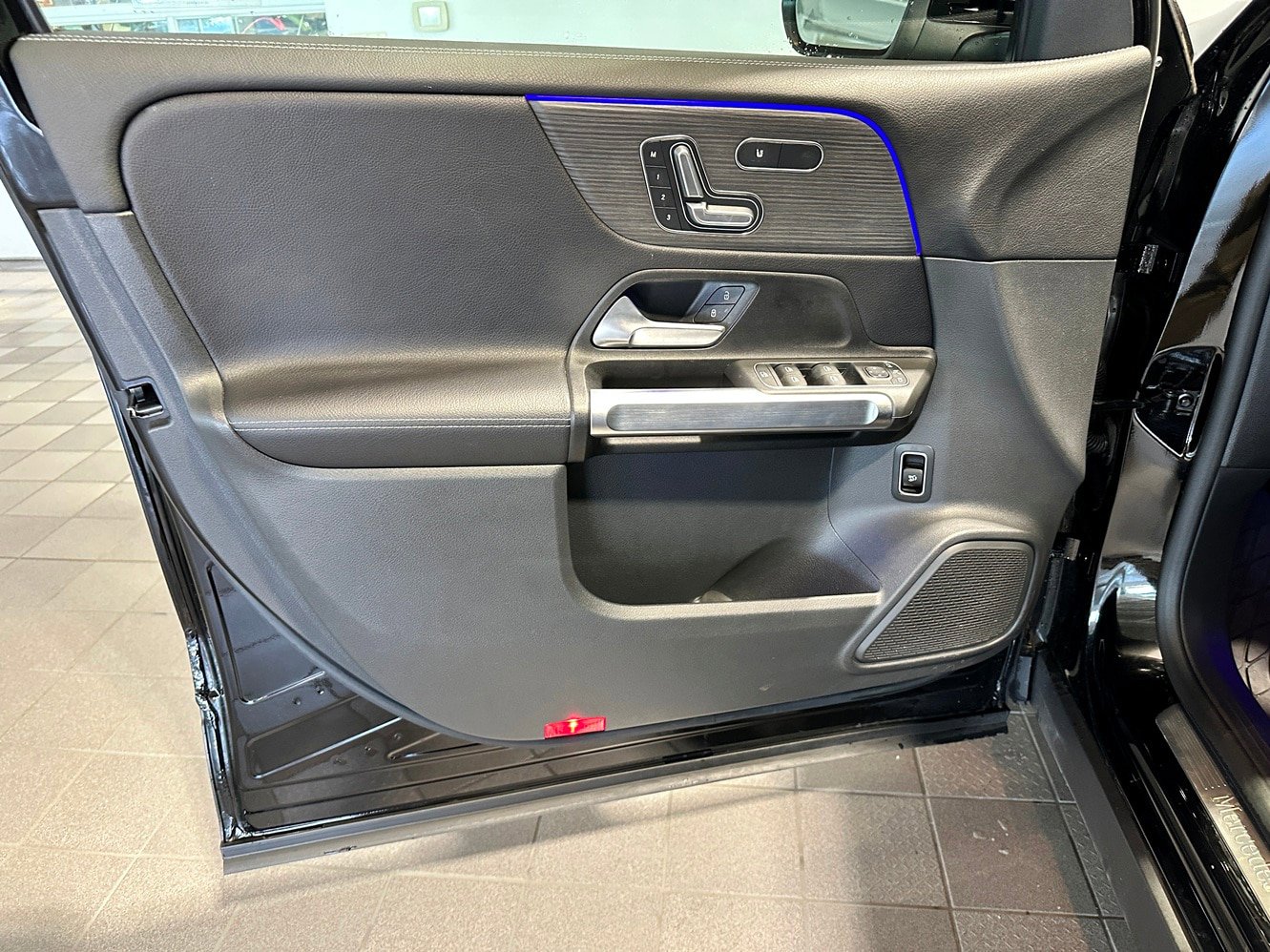Certified 2023 Mercedes-Benz GLB 250 4MATIC image 11