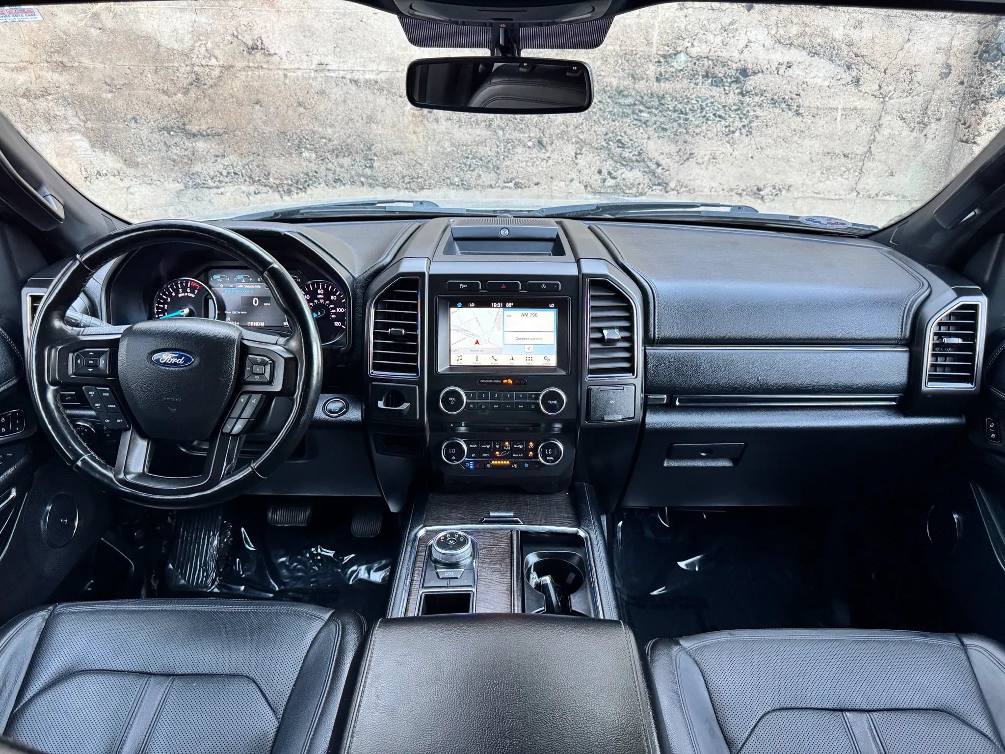 Used 2018 Ford Expedition Limited RWD image 30