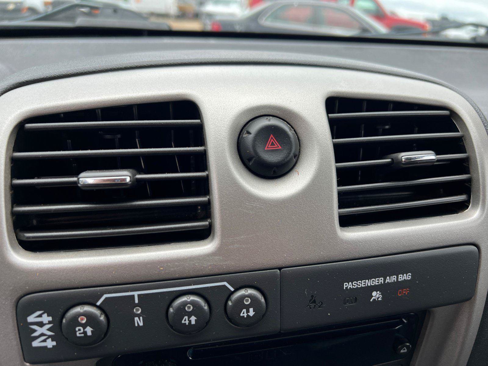 Used 2007 Chevrolet Colorado LT w/ LT Preferred Equipment Group AWD/4WD image 22
