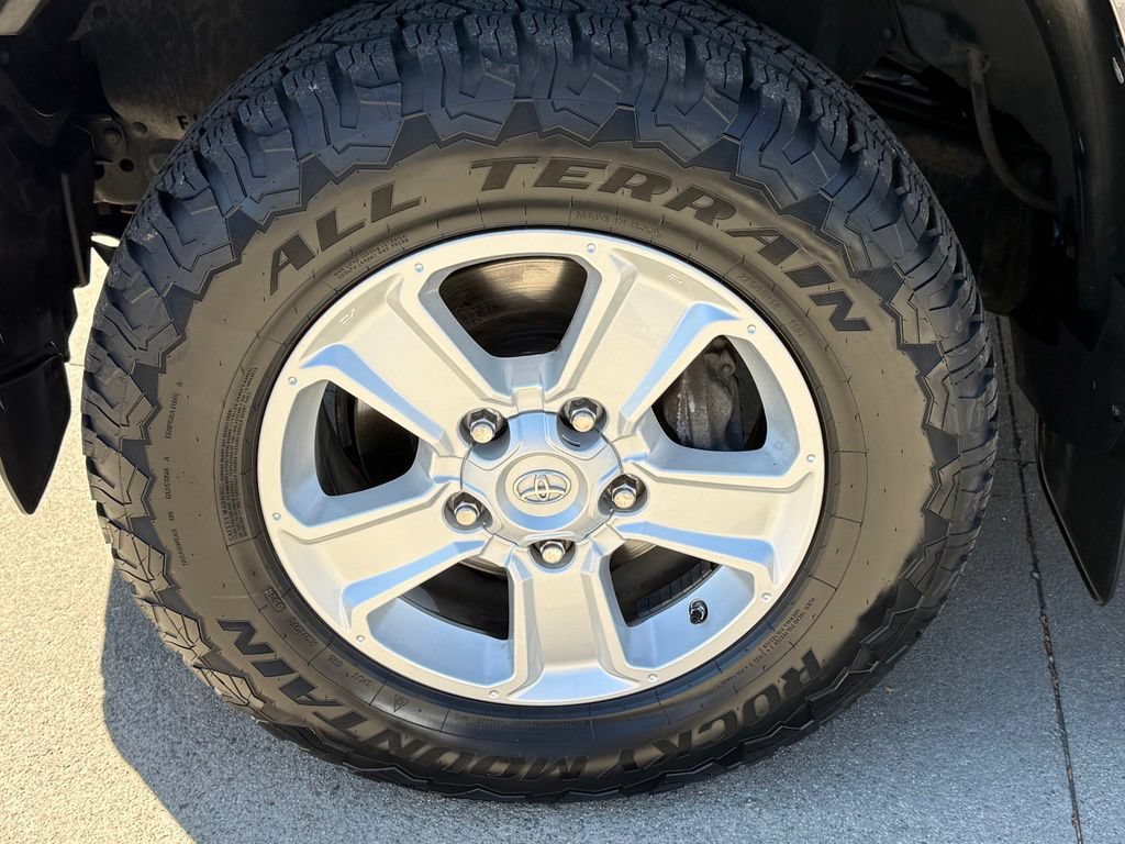 Used 2017 Toyota Tundra SR5 w/ SR5 Upgrade Package AWD/4WD image 10