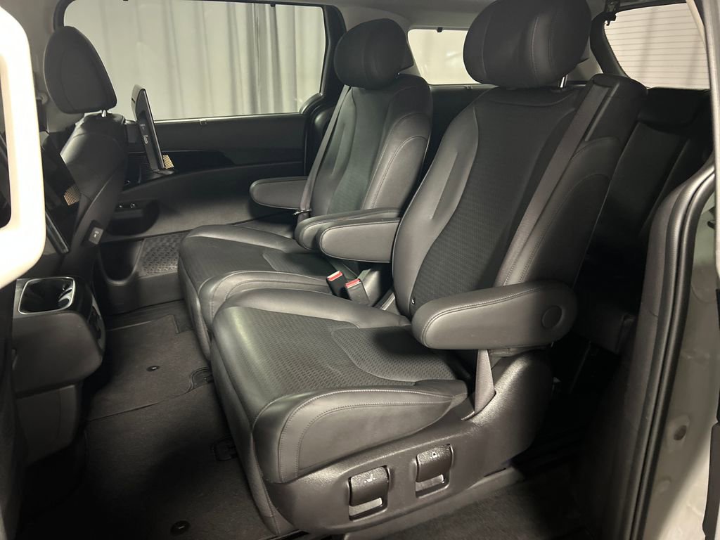 Used 2025 Kia Carnival SX Prestige FWD image 23