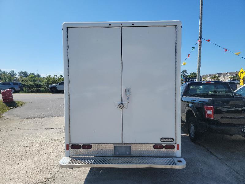 Used 2019 Isuzu NPR RWD image 6