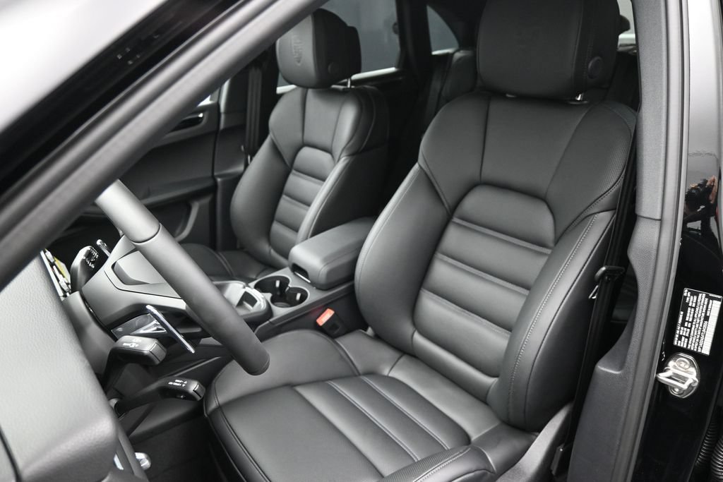 New 2026 Porsche Macan S AWD/4WD image 7
