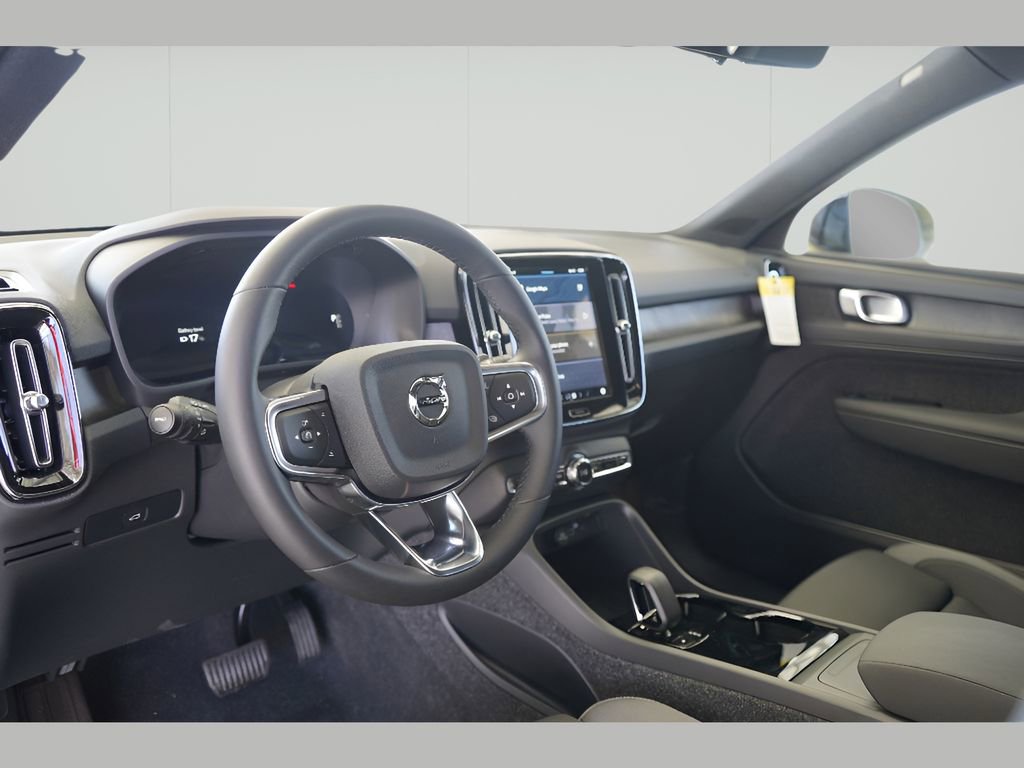 New 2025 Volvo EX40 Core w/ Climate Package image 15