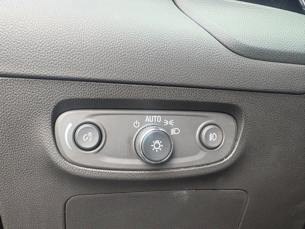 Used 2023 Buick Encore GX Select w/ Sport Touring Package FWD image 28
