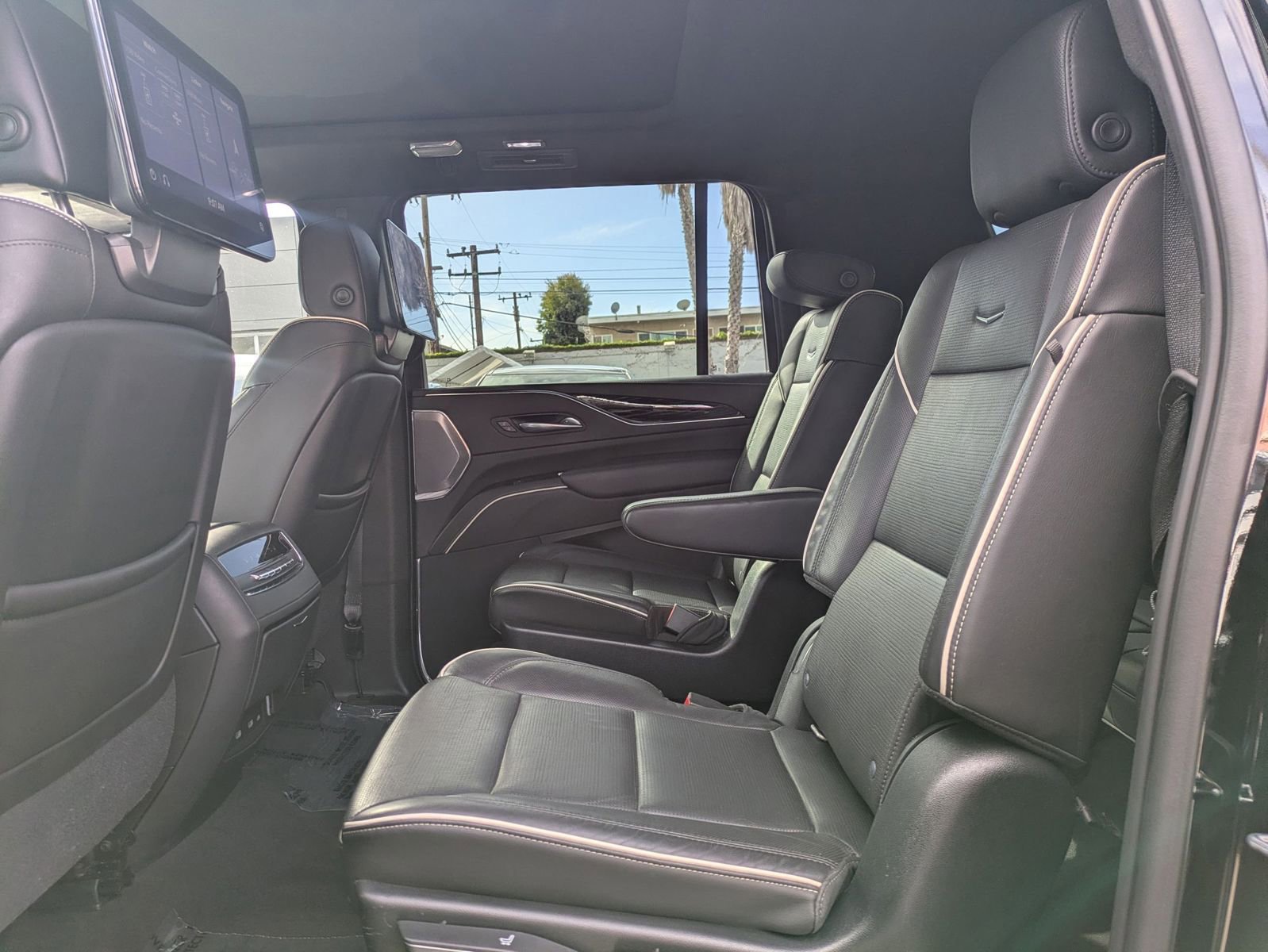 Used 2021 Cadillac Escalade ESV Sport w/ Driver Assist Tech Package AWD/4WD image 30