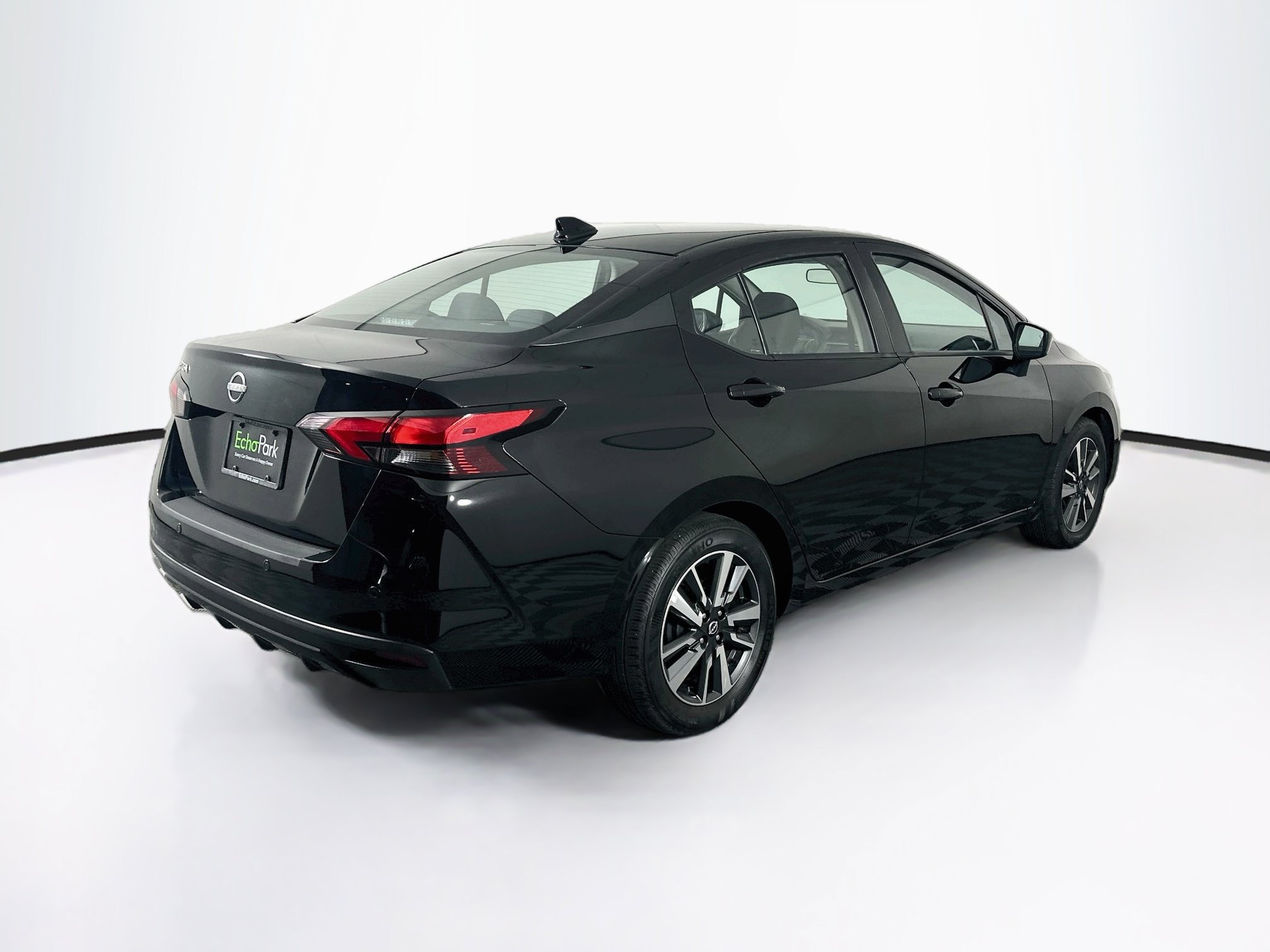 Used 2025 Nissan Versa SV FWD image 9
