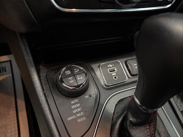 Used 2022 Jeep Cherokee Trailhawk w/ Comfort/Convenience Group image 24