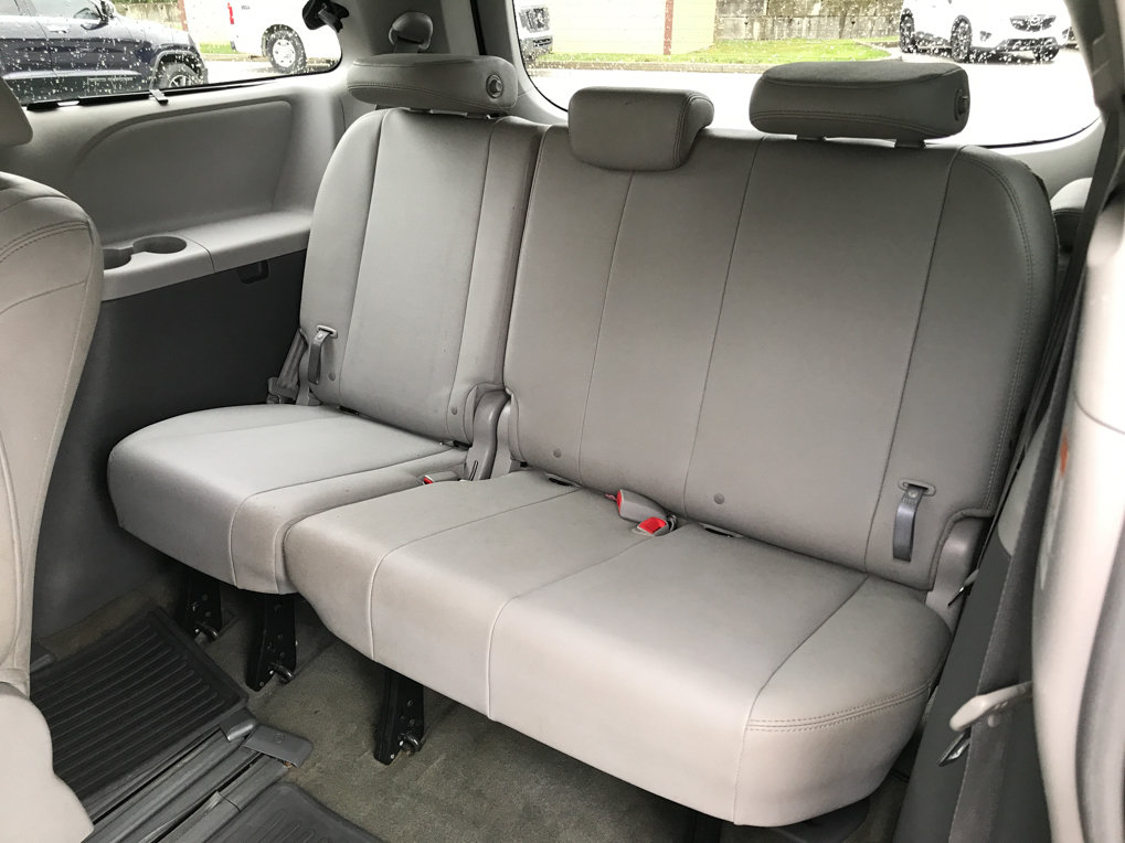 Used 2017 Toyota Sienna XLE FWD image 25