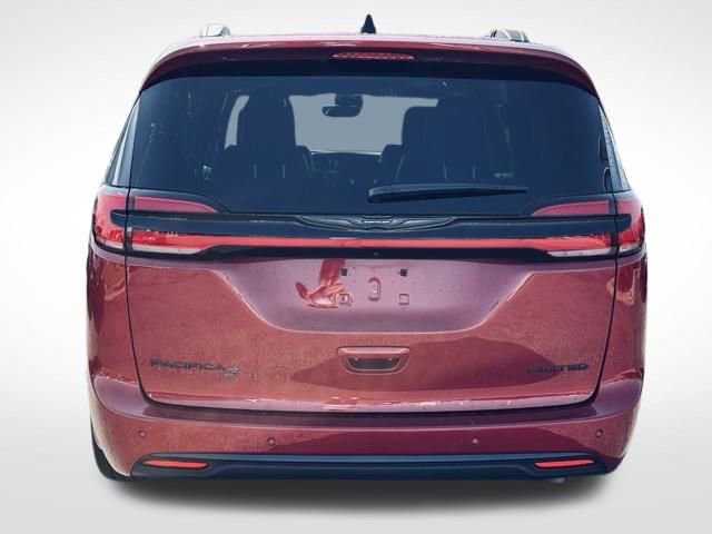 Used 2025 Chrysler Pacifica Limited FWD image 7