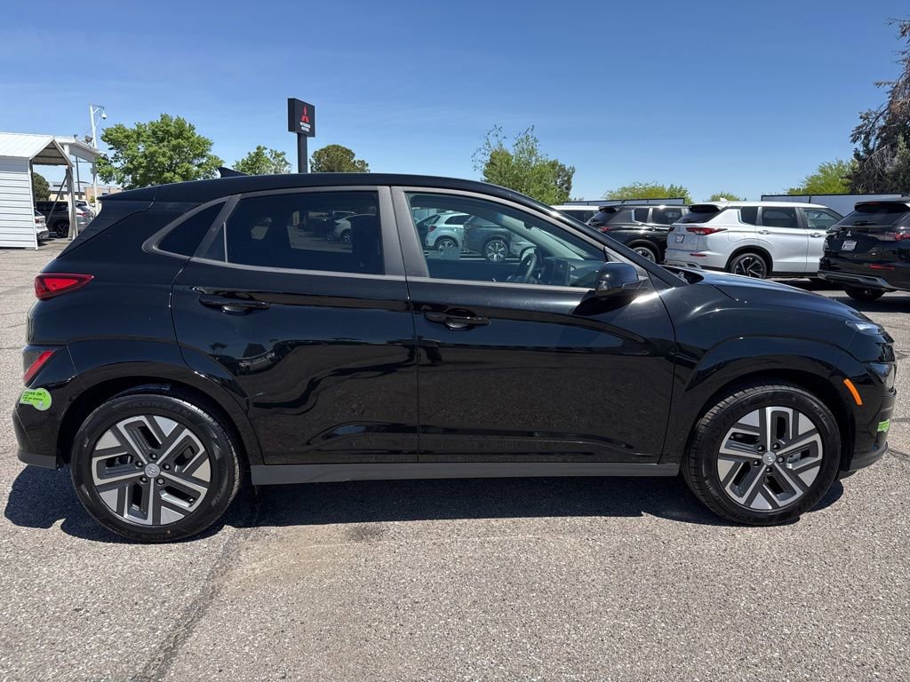 Used 2023 Hyundai Kona SE image 8