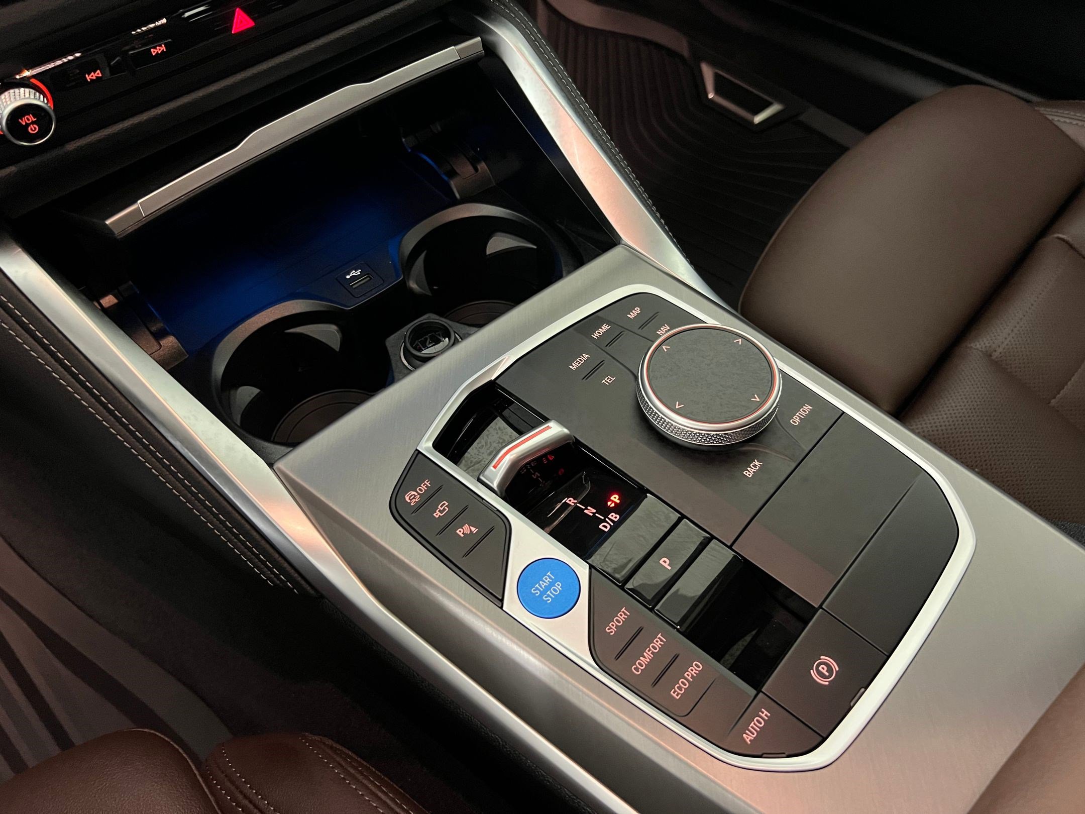 Used 2025 BMW i4 eDrive40 w/ M Sport Package image 18