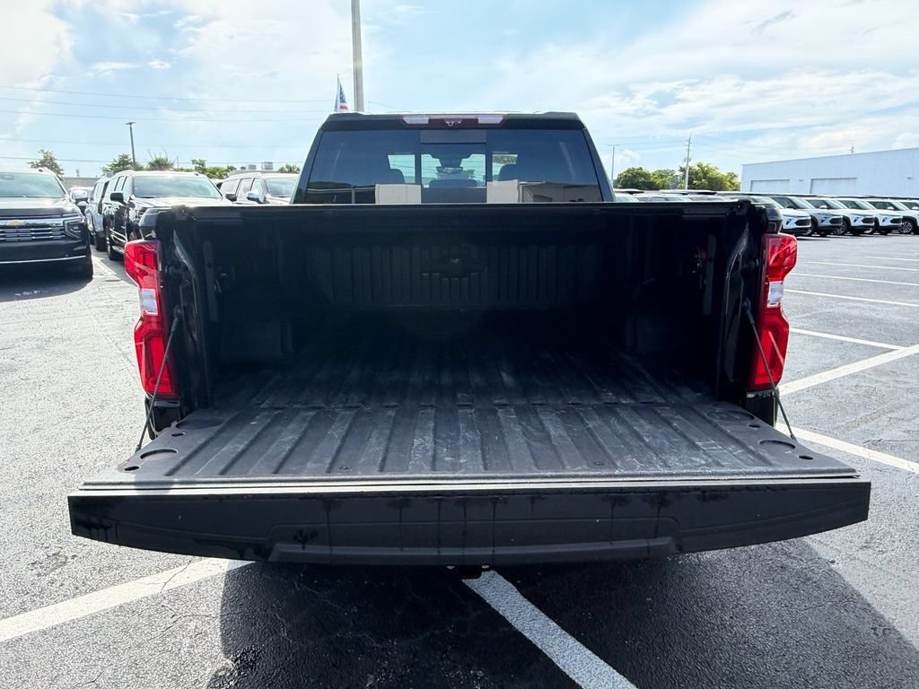 Used 2026 Chevrolet Silverado 1500 High Country w/ High Country Premium Package AWD/4WD image 15