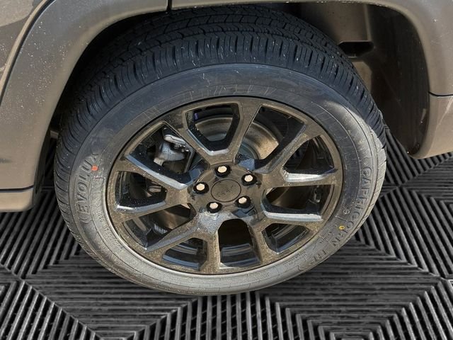 Used 2022 Jeep Compass Latitude w/ Sun and Sound Group AWD/4WD image 9