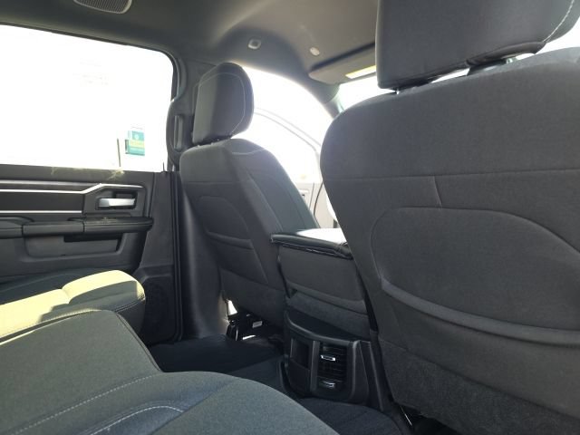 Used 2024 RAM 2500 Big Horn w/ Night Edition AWD/4WD image 38