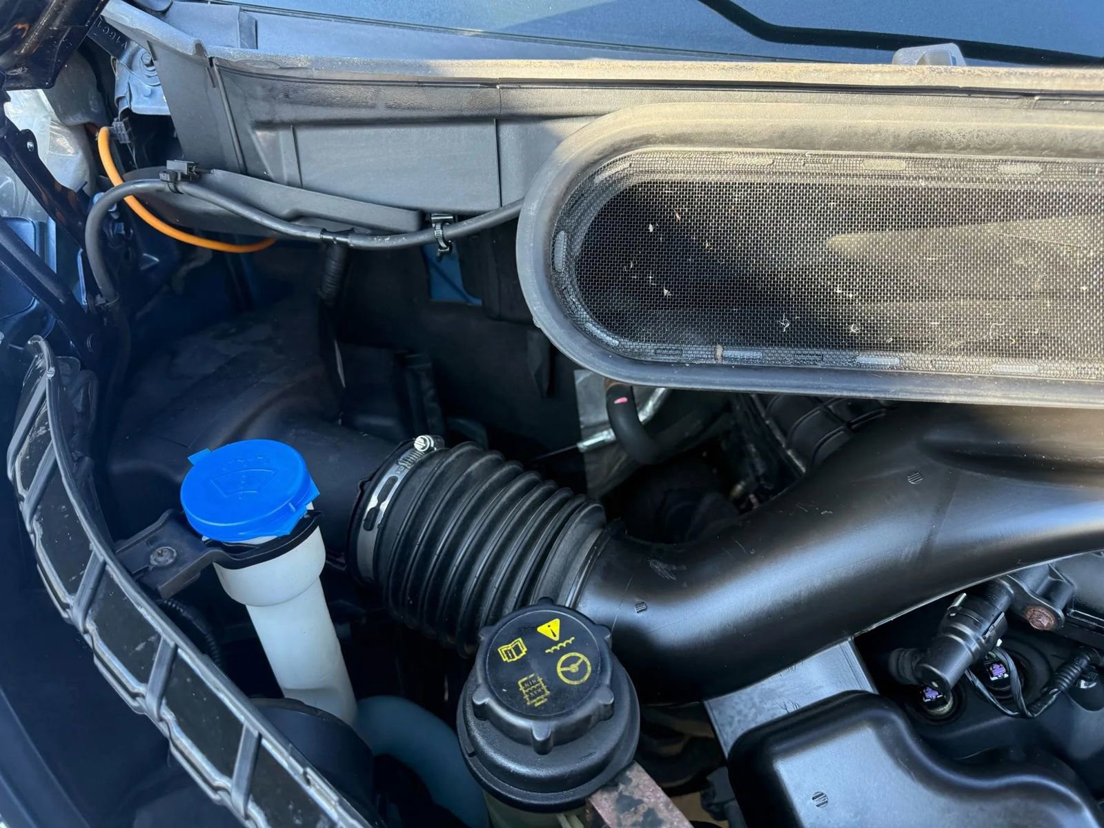 Used 2017 Ford Transit 250 Medium Roof w/Sliding Side Doo image 41