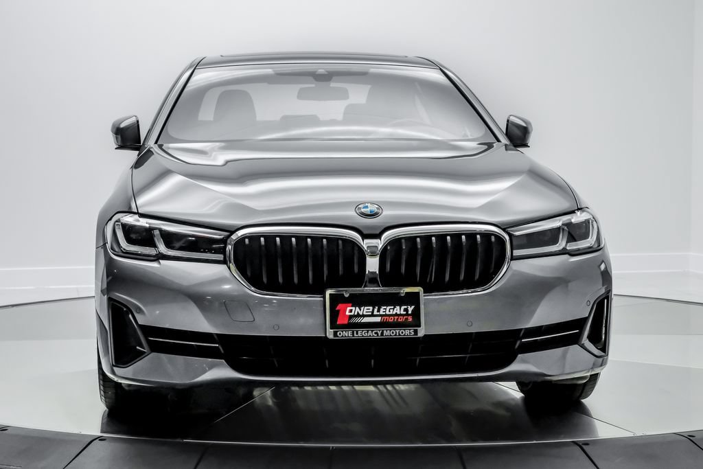 Used 2023 BMW 530i w/ Premium Package RWD image 2