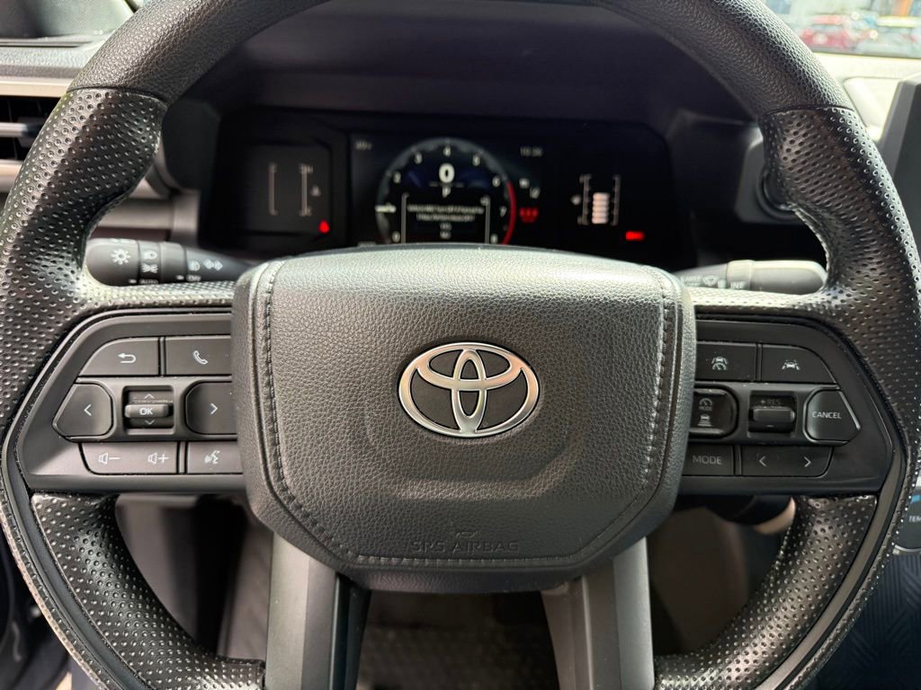 Used 2025 Toyota Tacoma SR5 AWD/4WD image 33