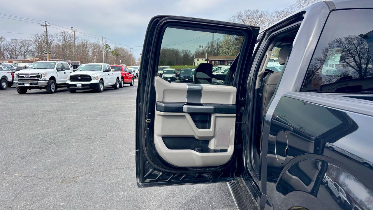Used 2015 Ford F150 XLT w/ Equipment Group 302A Luxury AWD/4WD image 14