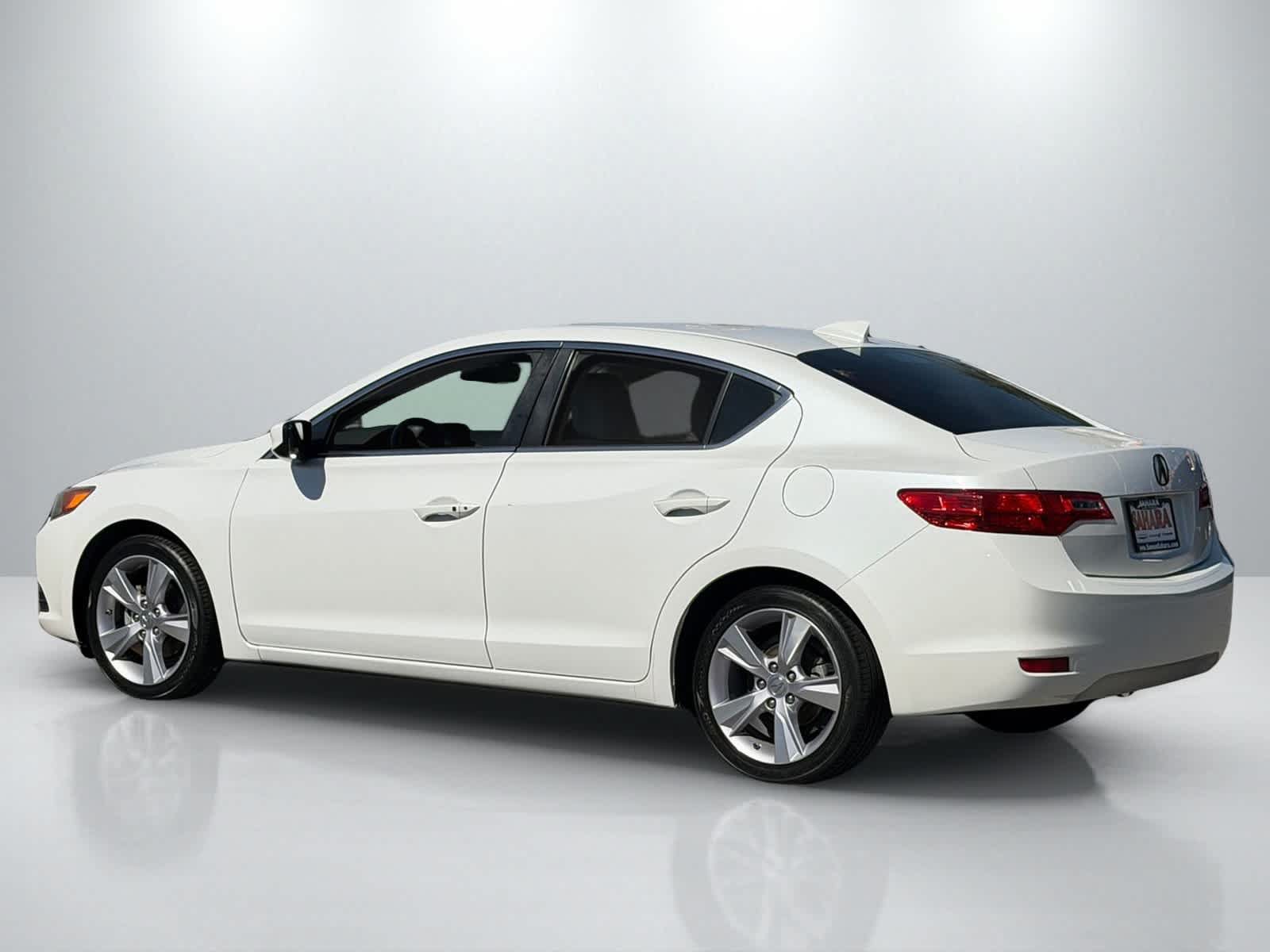 Used 2015 Acura ILX w/ Premium Package FWD image 4