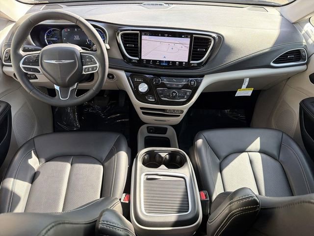 Used 2024 Chrysler Pacifica Limited FWD image 19