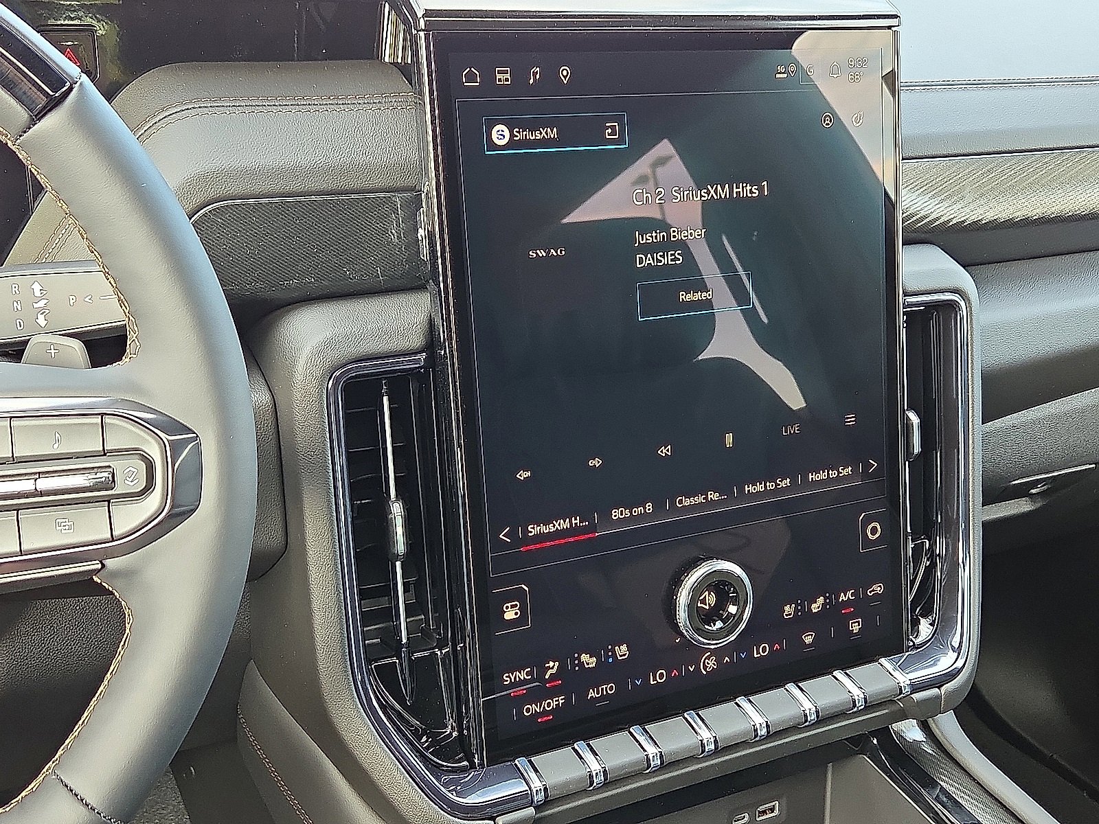 New 2026 GMC Yukon XL AT4 w/ AT4 Premium Plus Package image 18