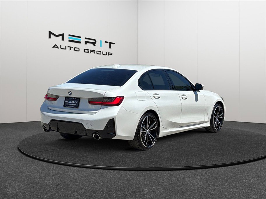 Used 2023 BMW 330i xDrive Sedan w/ M Sport Package image 9