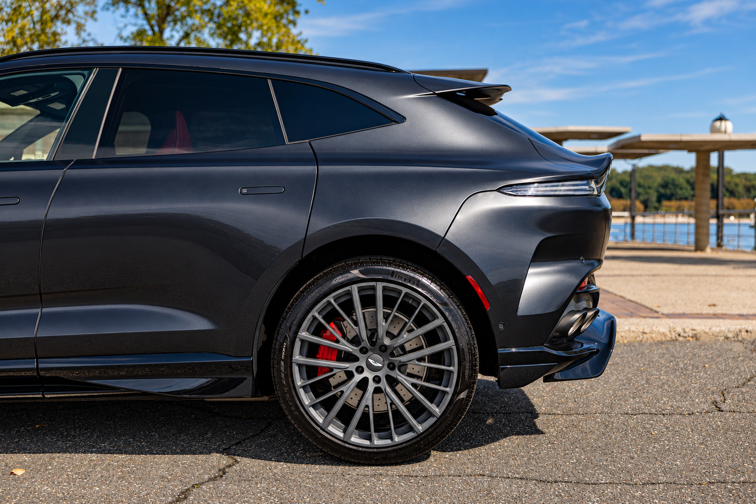 Used 2025 Aston Martin DBX 707 AWD/4WD image 33