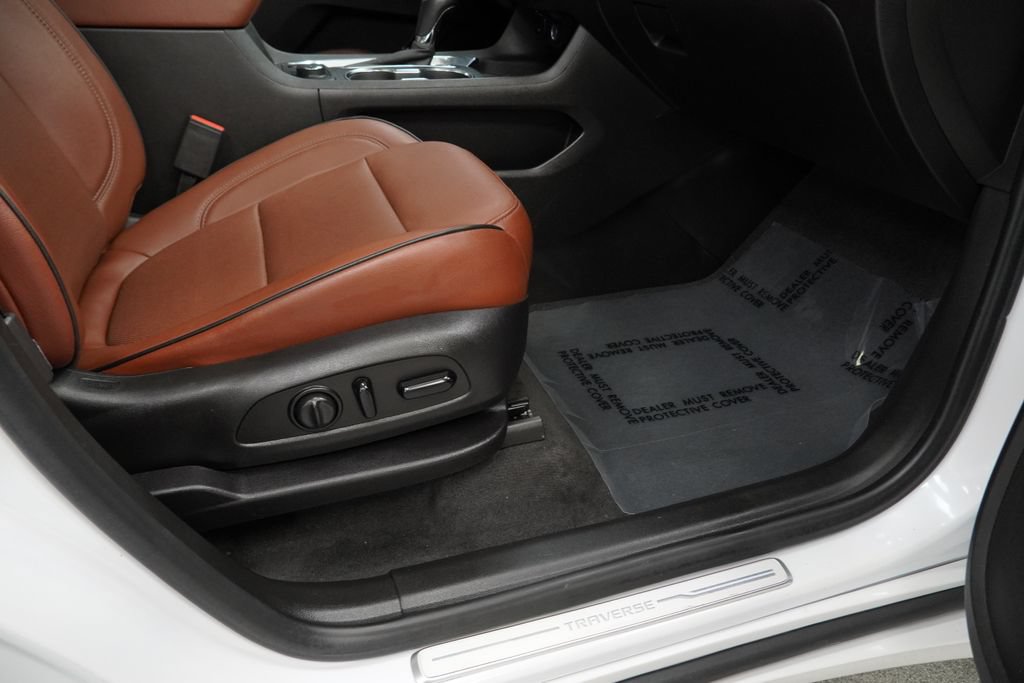 Used 2019 Chevrolet Traverse High Country w/ LPO, Floor Liner Package AWD/4WD image 34