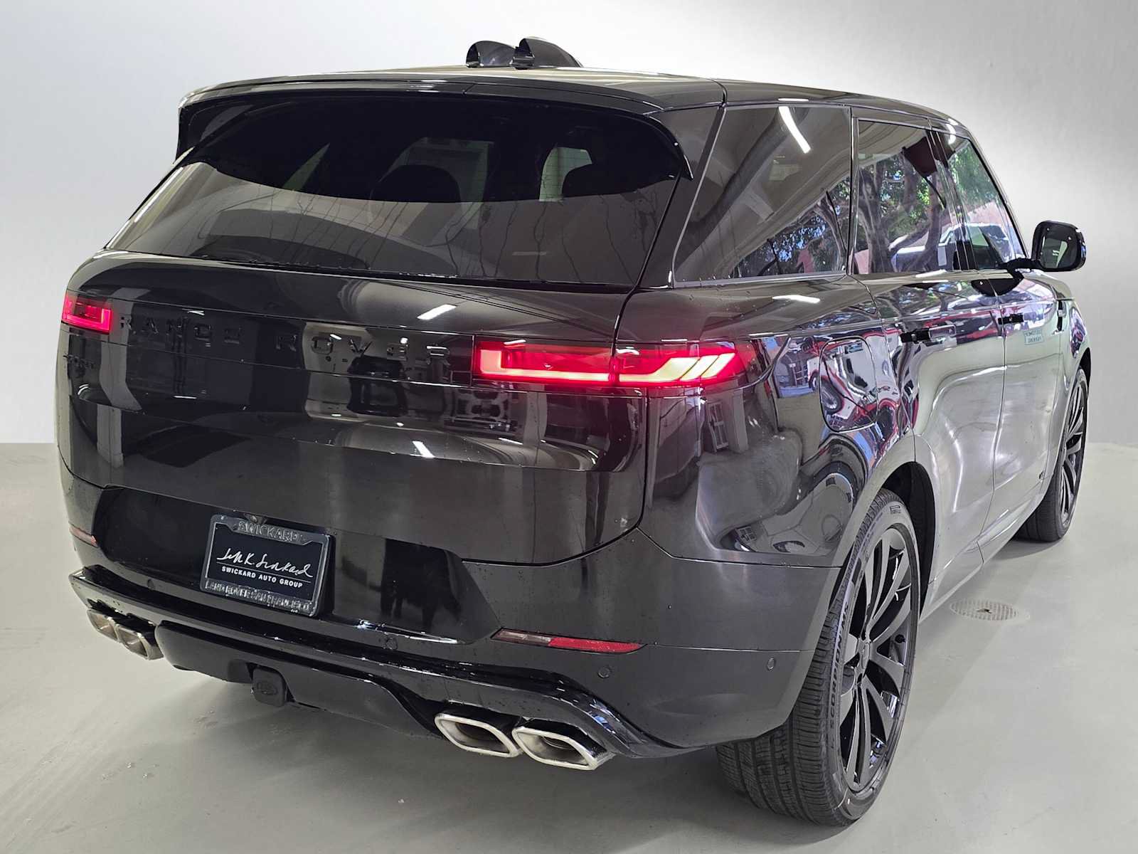 New 2026 Land Rover Range Rover Sport Dynamic SE AWD/4WD image 5