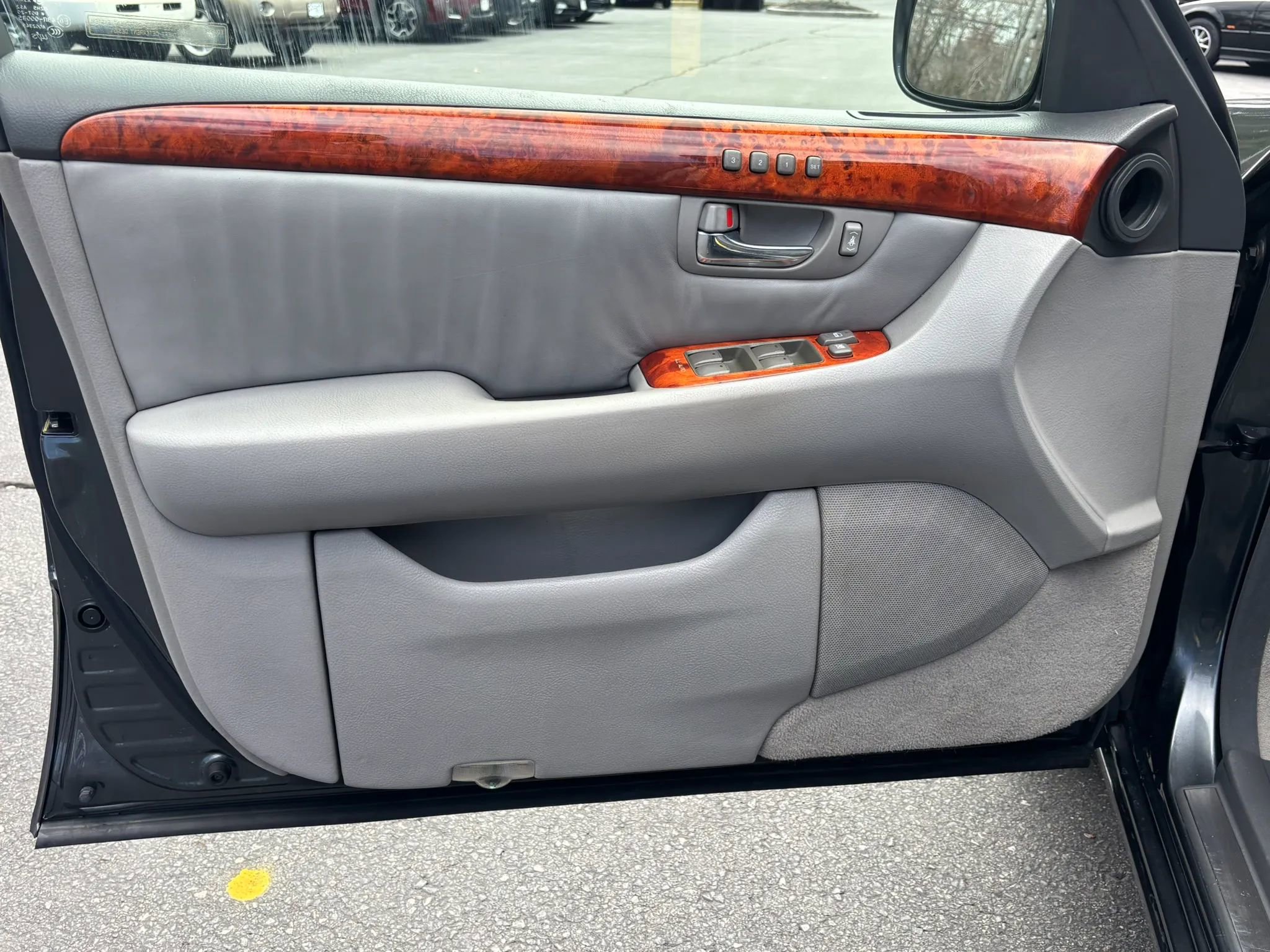 Used 2004 Lexus LS 430 image 12