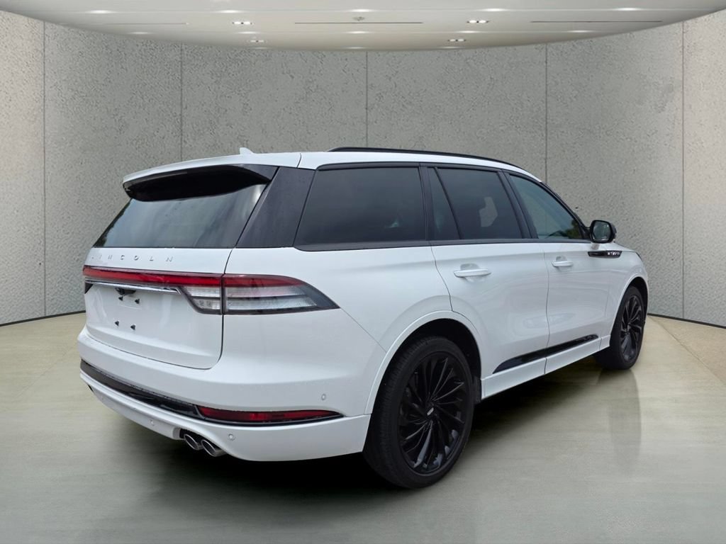 Used 2024 Lincoln Aviator Reserve w/ Equipment Group 201A AWD/4WD image 5