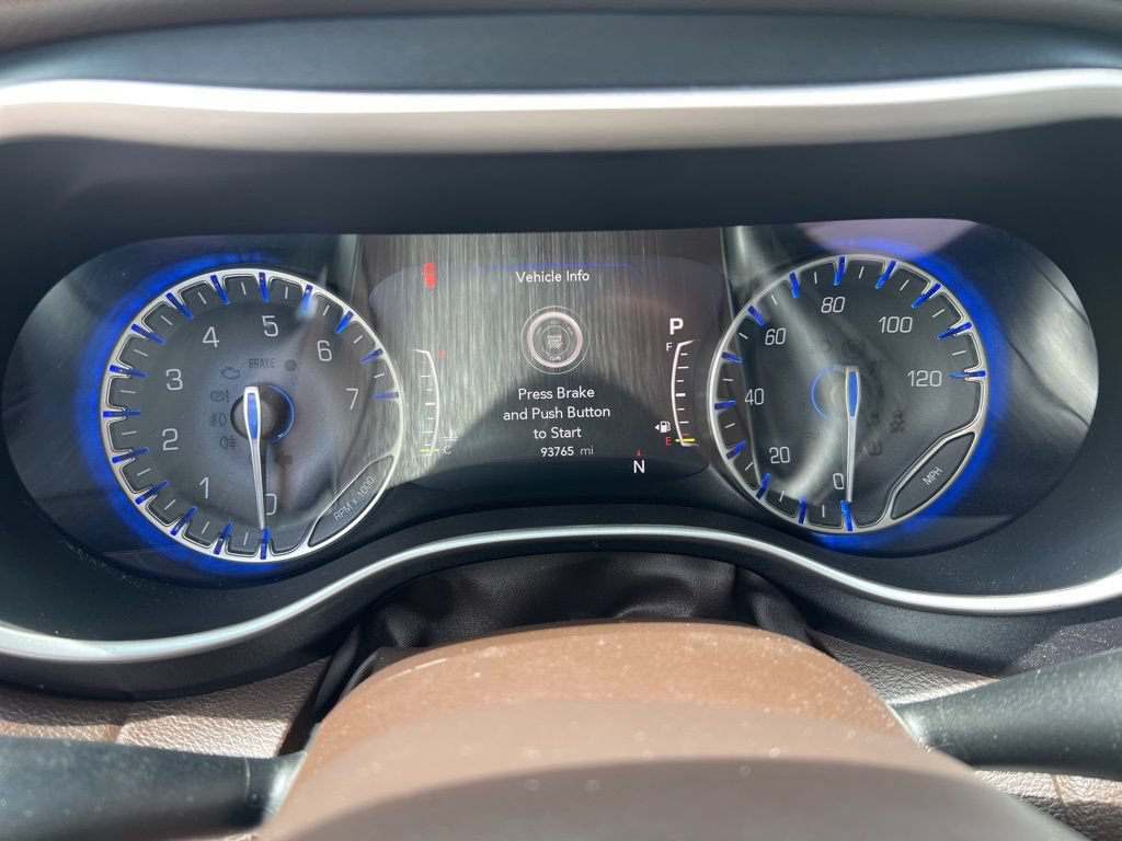 Used 2020 Chrysler Pacifica Touring w/ Advanced Safetytec Group FWD image 58
