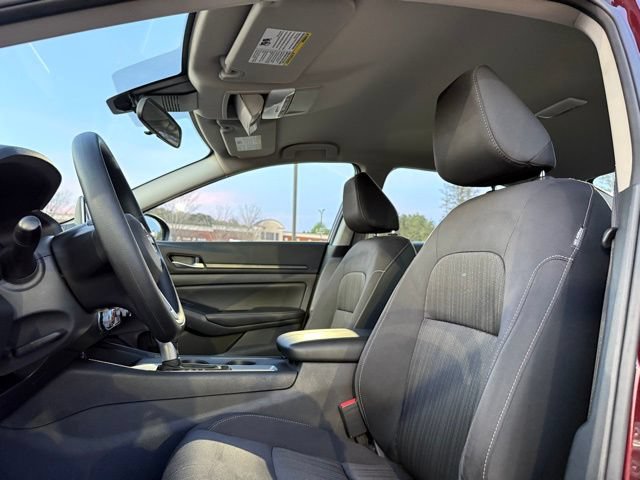 Used 2025 Nissan Altima 2.5 SV FWD image 22