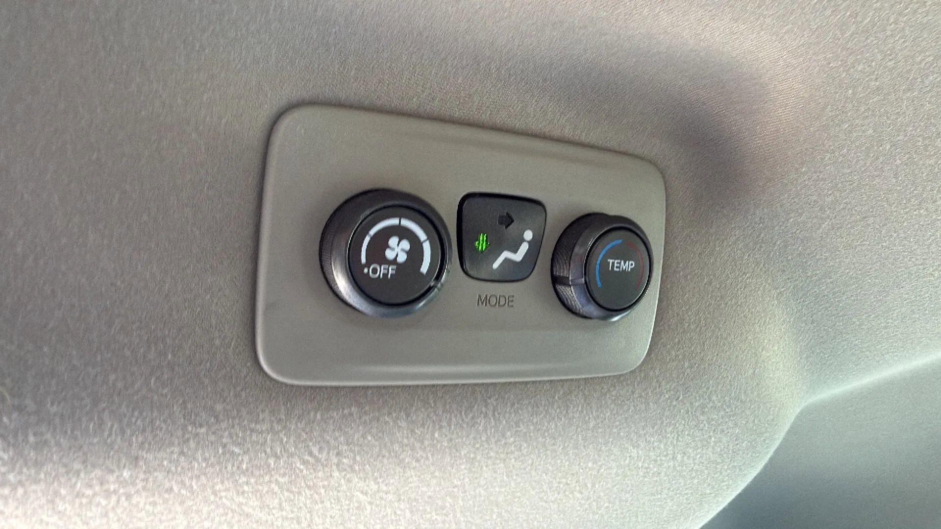 Used 2012 Toyota Sienna LE image 22