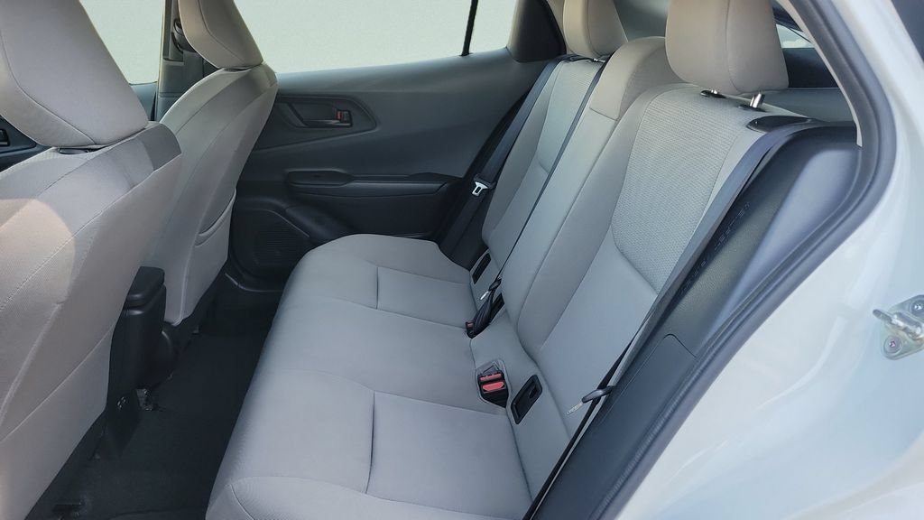 Used 2024 Toyota Prius LE FWD image 10