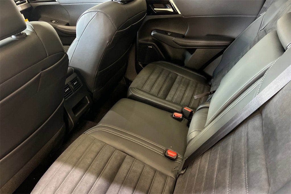 New 2026 Mitsubishi Outlander image 13