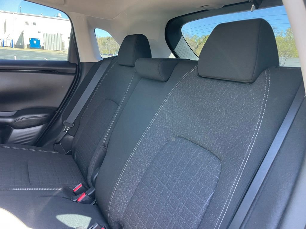 Certified 2025 Honda HR-V LX image 40