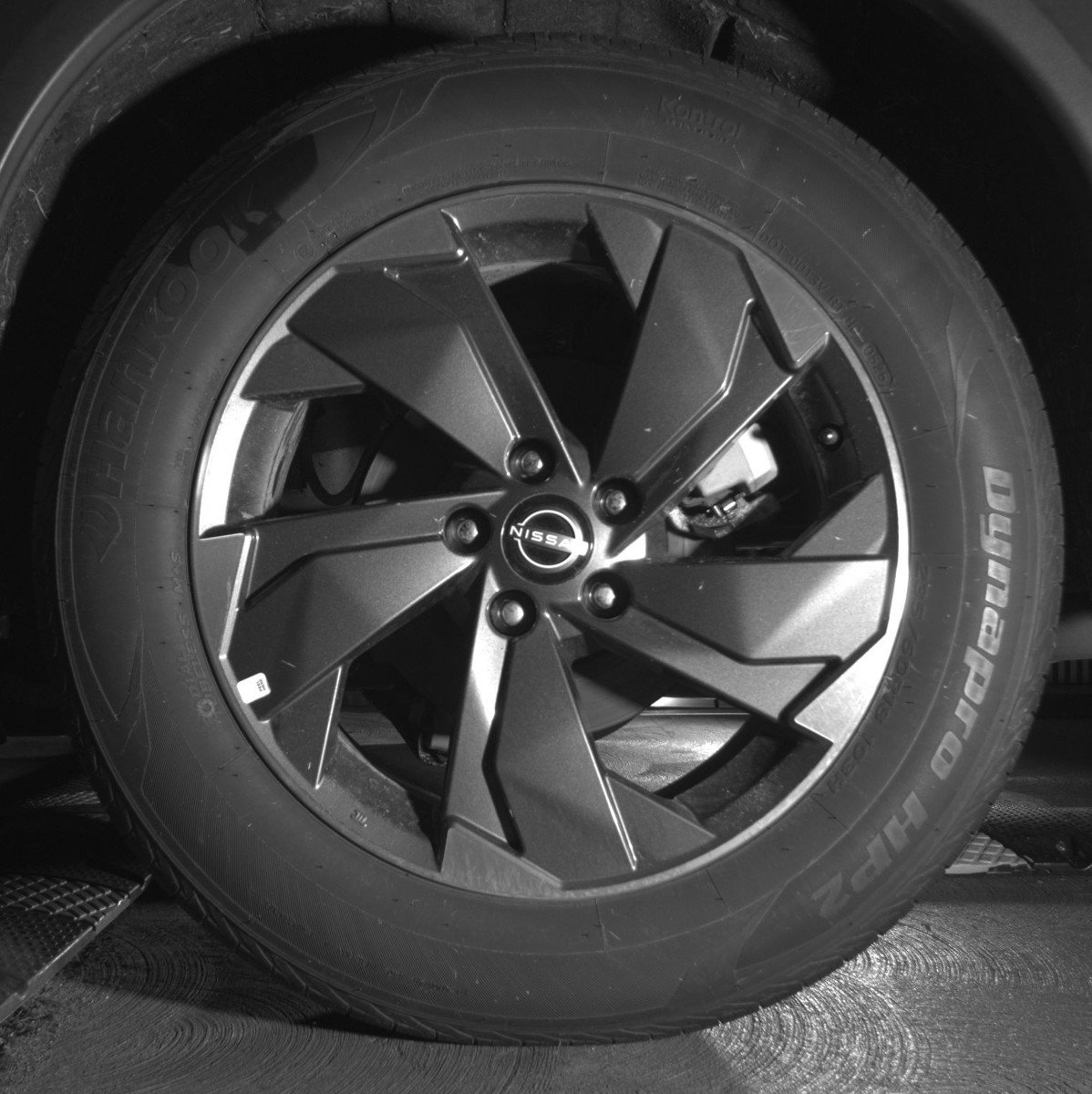 Used 2025 Nissan Rogue SV image 14