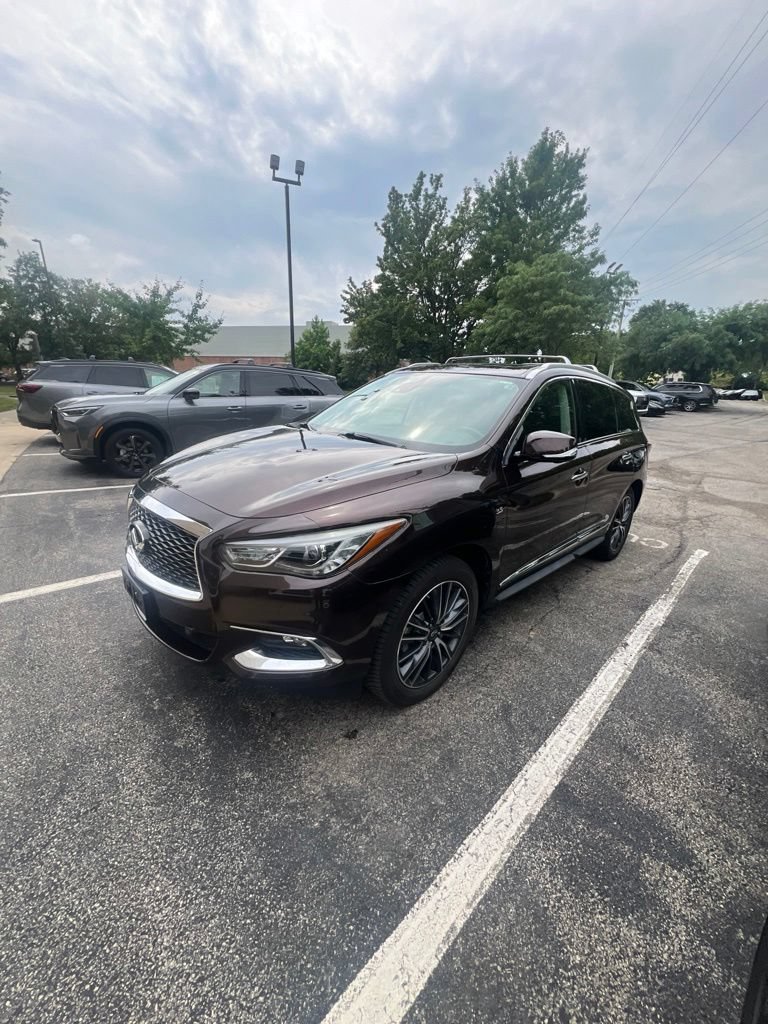 Used 2019 INFINITI QX60 Luxe w/ Sensory Package AWD/4WD image 2