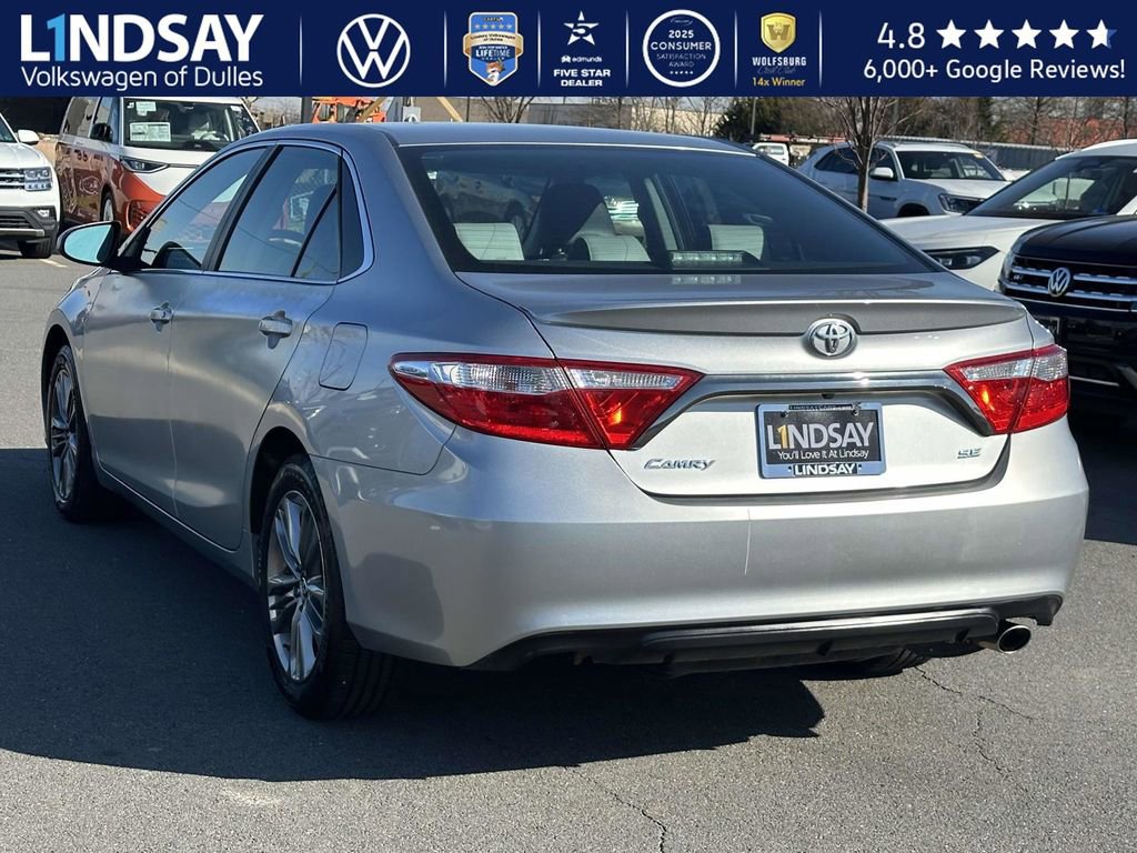 Used 2017 Toyota Camry SE image 4